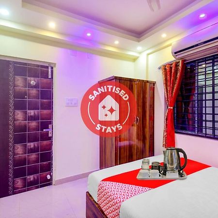 Oyo 92945 The Rs Villa Kolkata Bagian luar foto