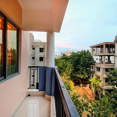 Oyo 92945 The Rs Villa Kolkata Bagian luar foto