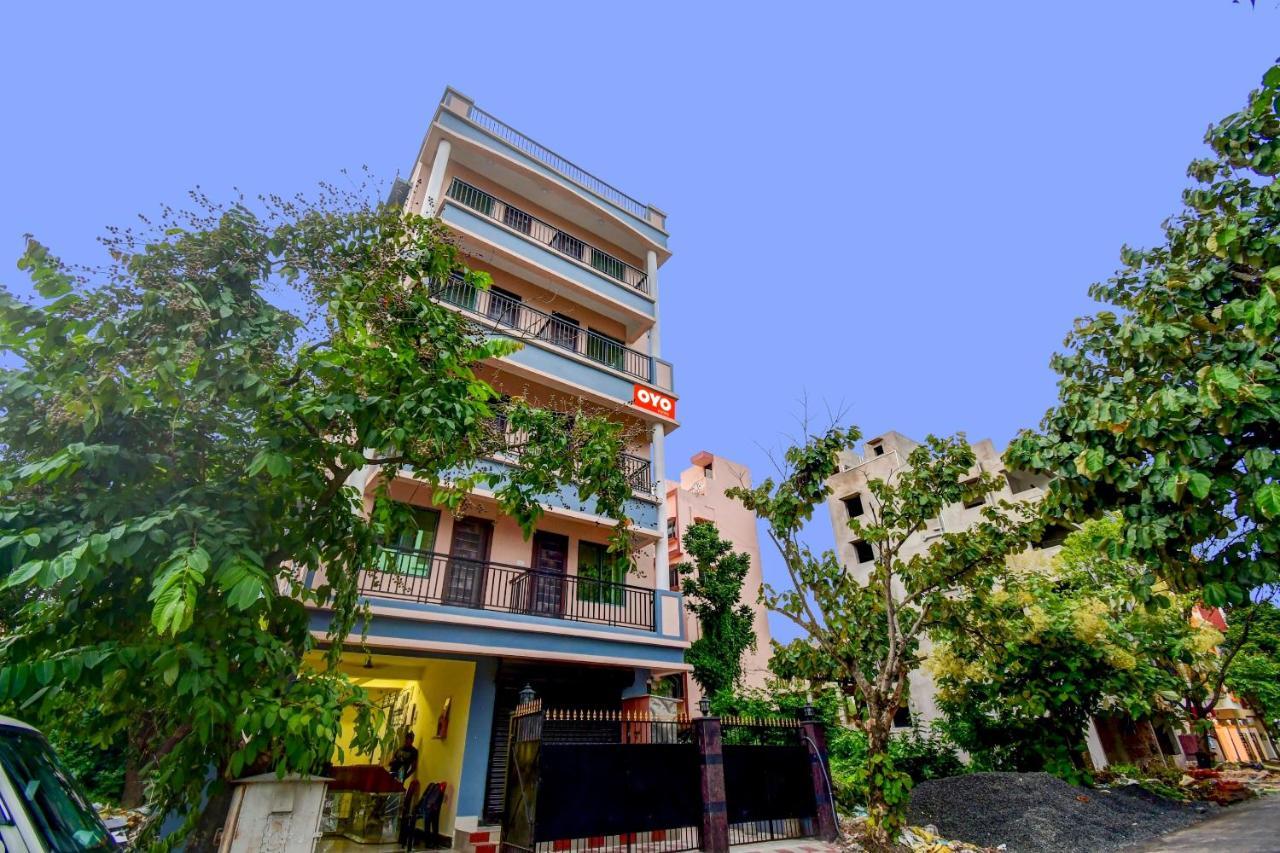 Oyo 92945 The Rs Villa Kolkata Bagian luar foto