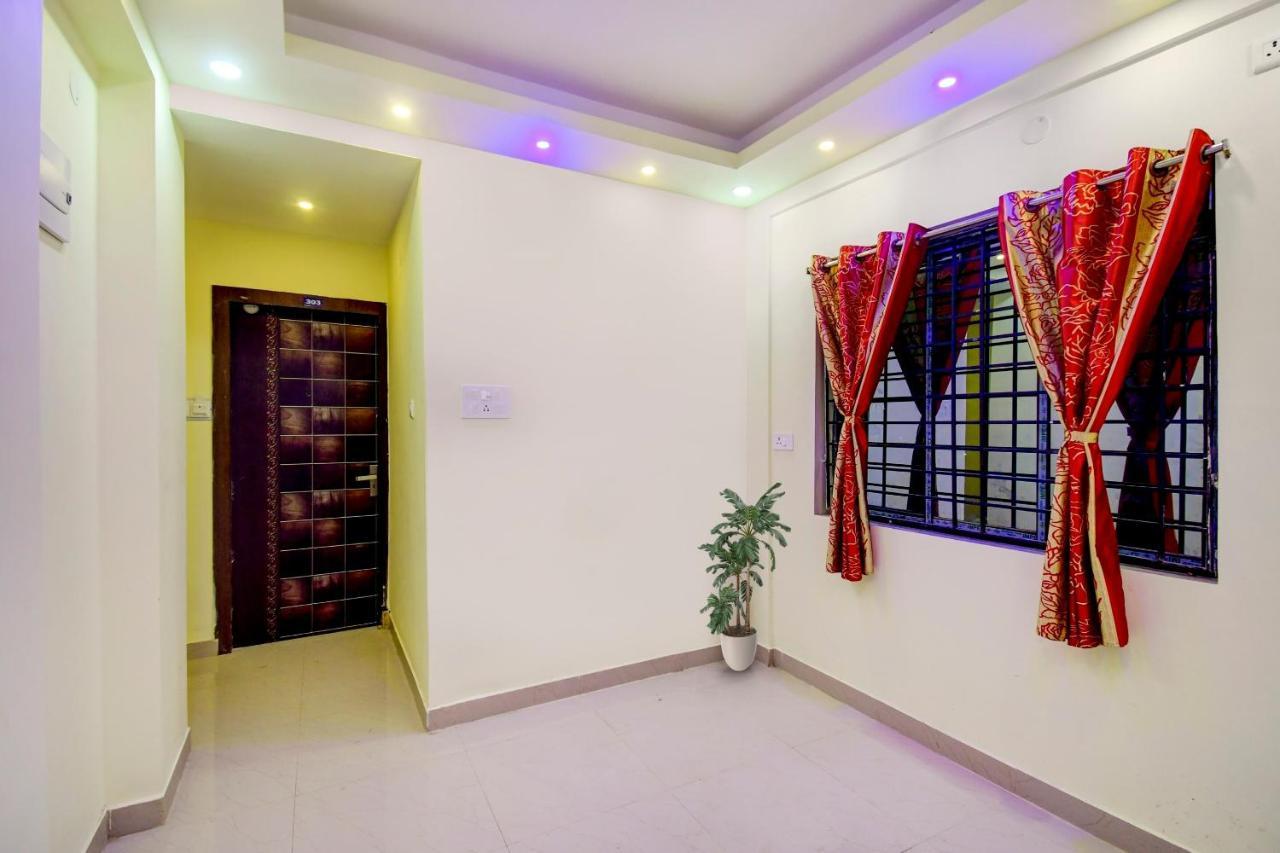 Oyo 92945 The Rs Villa Kolkata Bagian luar foto
