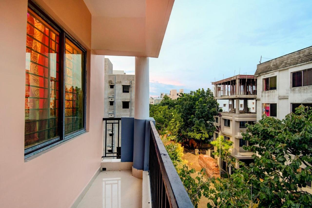 Oyo 92945 The Rs Villa Kolkata Bagian luar foto