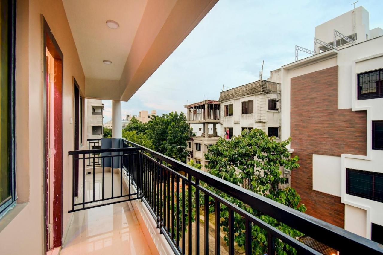 Oyo 92945 The Rs Villa Kolkata Bagian luar foto